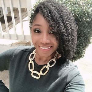 Meet your Posher, Lakisha